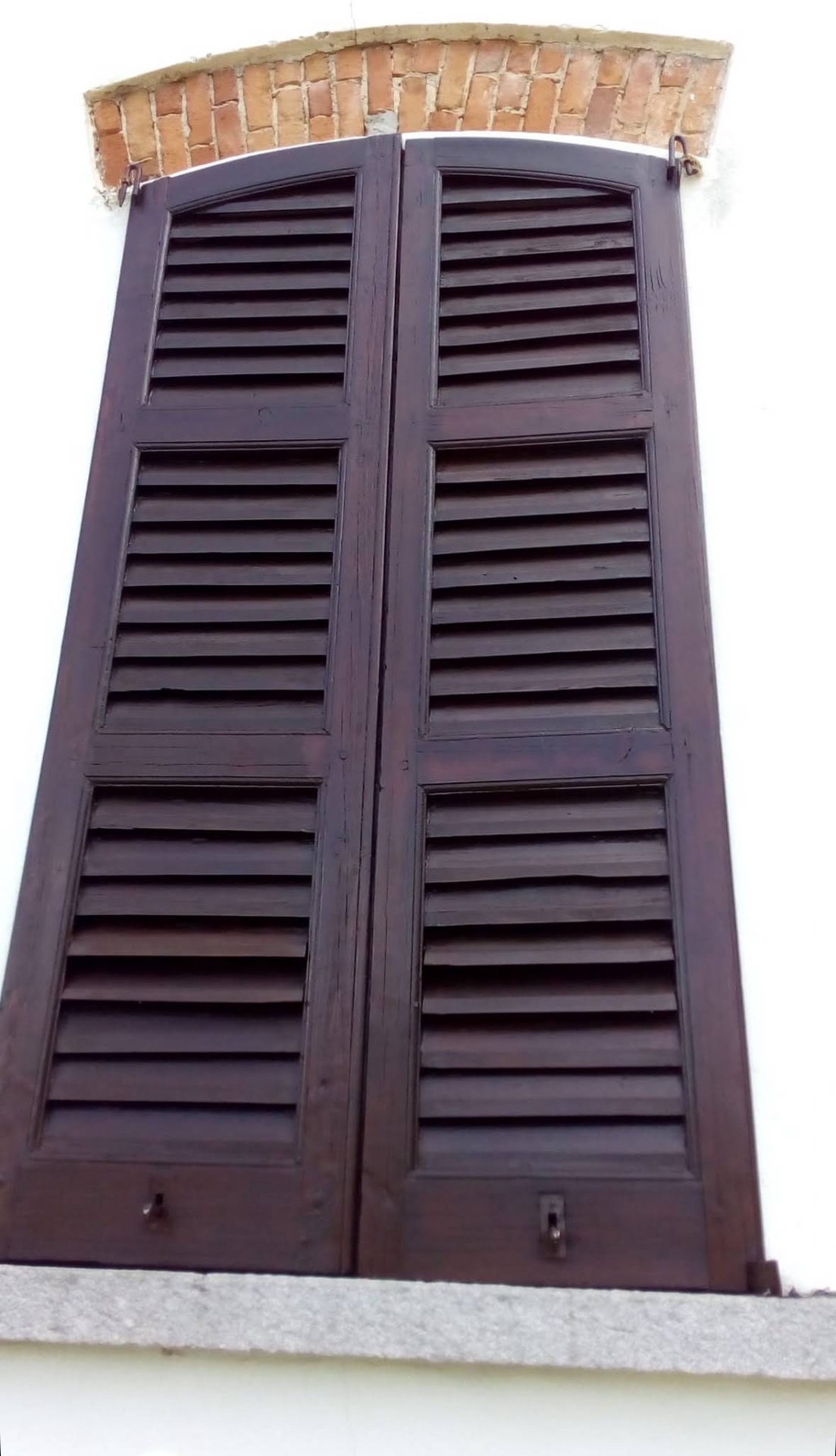 Persiana in legno dopo il lavoro